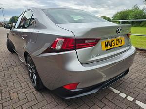 Lexus IS 2.5 300h F Sport E-CVT Euro 5 (s/s) 4dr