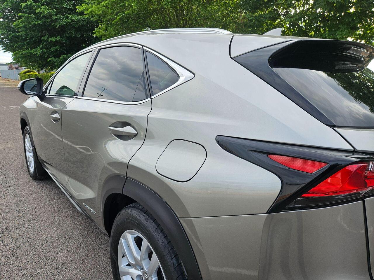 Lexus NX 2.5 300h Luxury E-CVT 4WD Euro 6 (s/s) 5dr