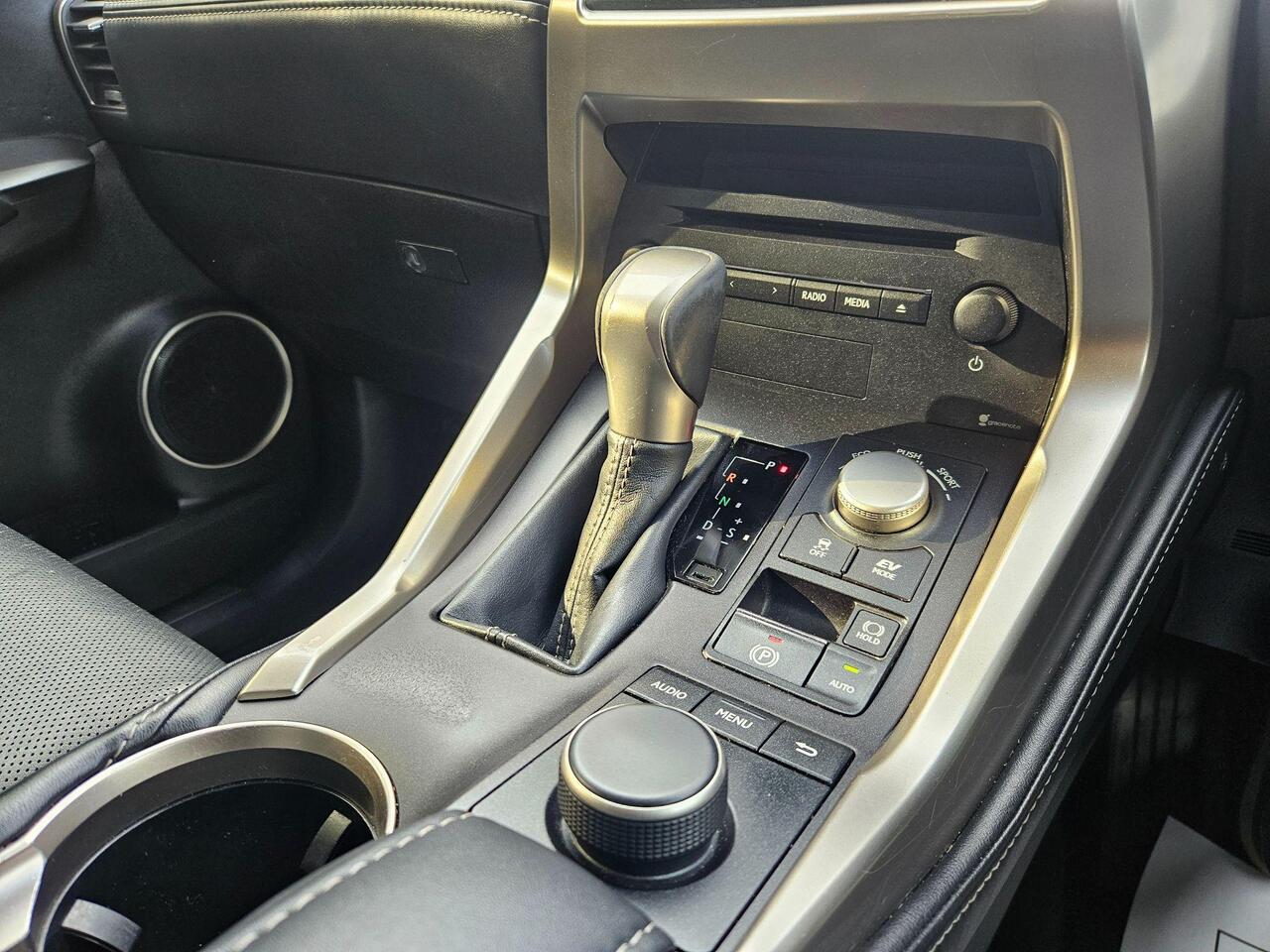 Lexus NX 2.5 300h Luxury E-CVT 4WD Euro 6 (s/s) 5dr