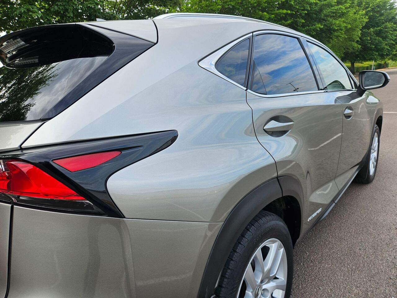 Lexus NX 2.5 300h Luxury E-CVT 4WD Euro 6 (s/s) 5dr