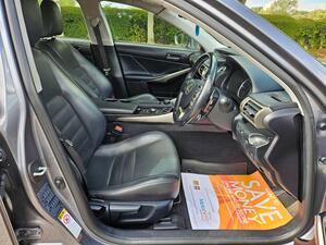 Lexus IS 2.5 300h Executive Edition Saloon 4dr Petrol Hybrid E-CVT Euro 5 (s/s) (223 ps)