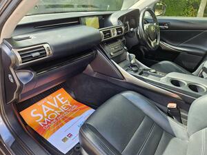 Lexus IS 2.5 300h Executive Edition Saloon 4dr Petrol Hybrid E-CVT Euro 5 (s/s) (223 ps)