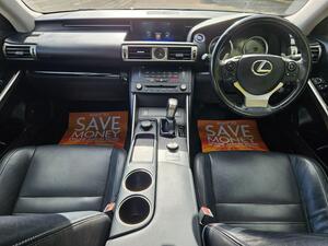 Lexus IS 2.5 300h Executive Edition Saloon 4dr Petrol Hybrid E-CVT Euro 5 (s/s) (223 ps)