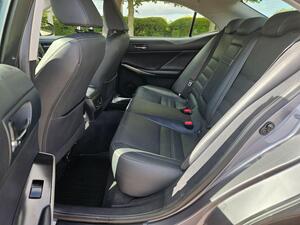 Lexus IS 2.5 300h Executive Edition Saloon 4dr Petrol Hybrid E-CVT Euro 5 (s/s) (223 ps)
