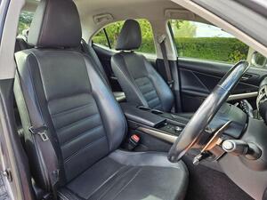 Lexus IS 2.5 300h Executive Edition Saloon 4dr Petrol Hybrid E-CVT Euro 5 (s/s) (223 ps)
