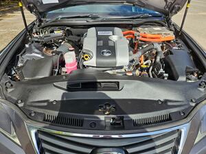 Lexus IS 2.5 300h Executive Edition Saloon 4dr Petrol Hybrid E-CVT Euro 5 (s/s) (223 ps)