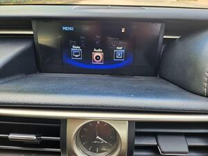 Lexus IS 2.5 300h Executive Edition Saloon 4dr Petrol Hybrid E-CVT Euro 5 (s/s) (223 ps)
