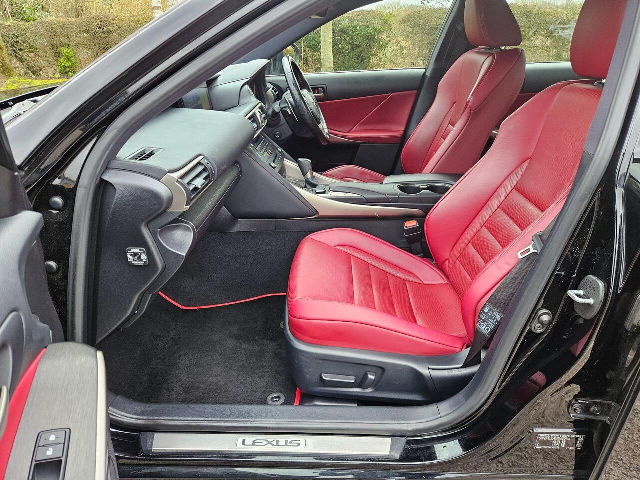 Lexus IS 2.5 300H F Sport E-CVT EURO 6 (s/s) 4dr