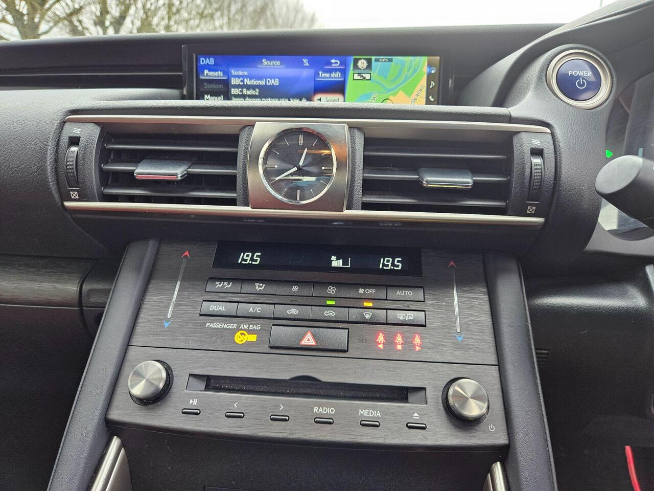 Lexus IS 2.5 300H F Sport E-CVT EURO 6 (s/s) 4dr