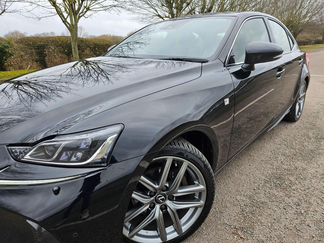 Lexus IS 2.5 300H F Sport E-CVT EURO 6 (s/s) 4dr