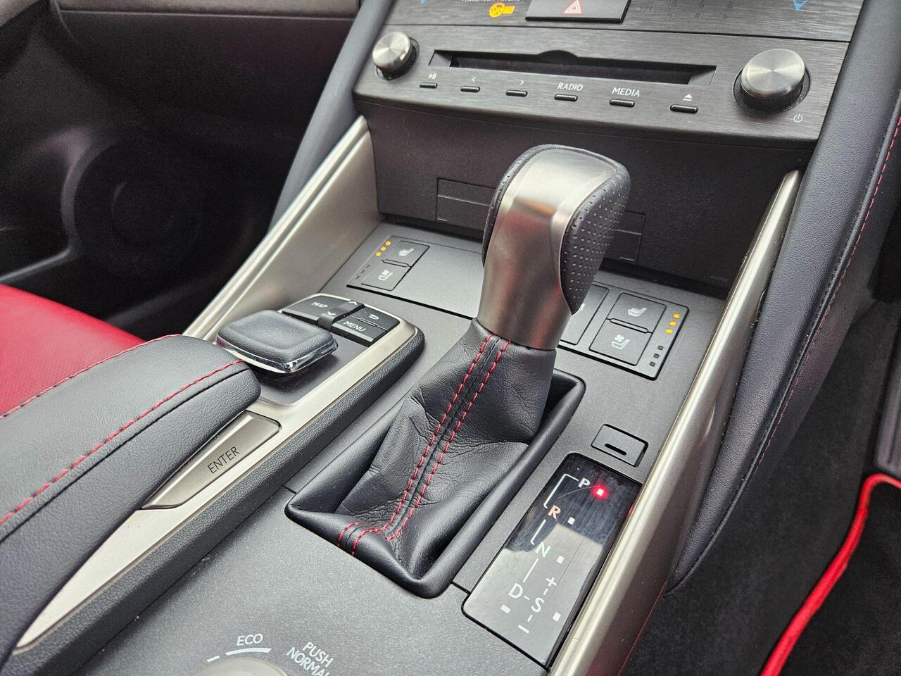 Lexus IS 2.5 300H F Sport E-CVT EURO 6 (s/s) 4dr