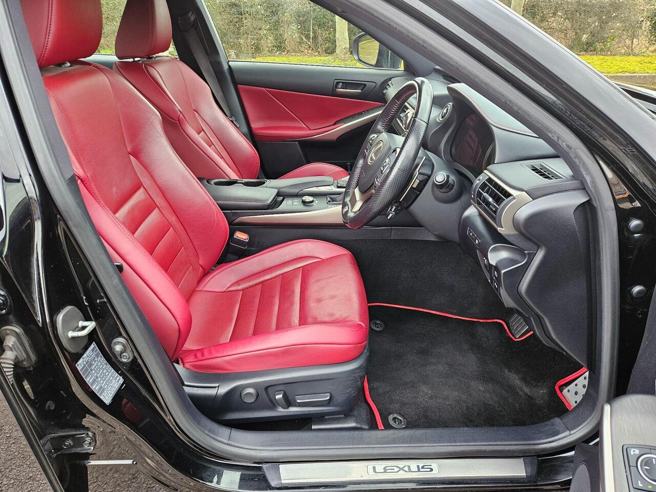 Lexus IS 2.5 300H F Sport E-CVT EURO 6 (s/s) 4dr