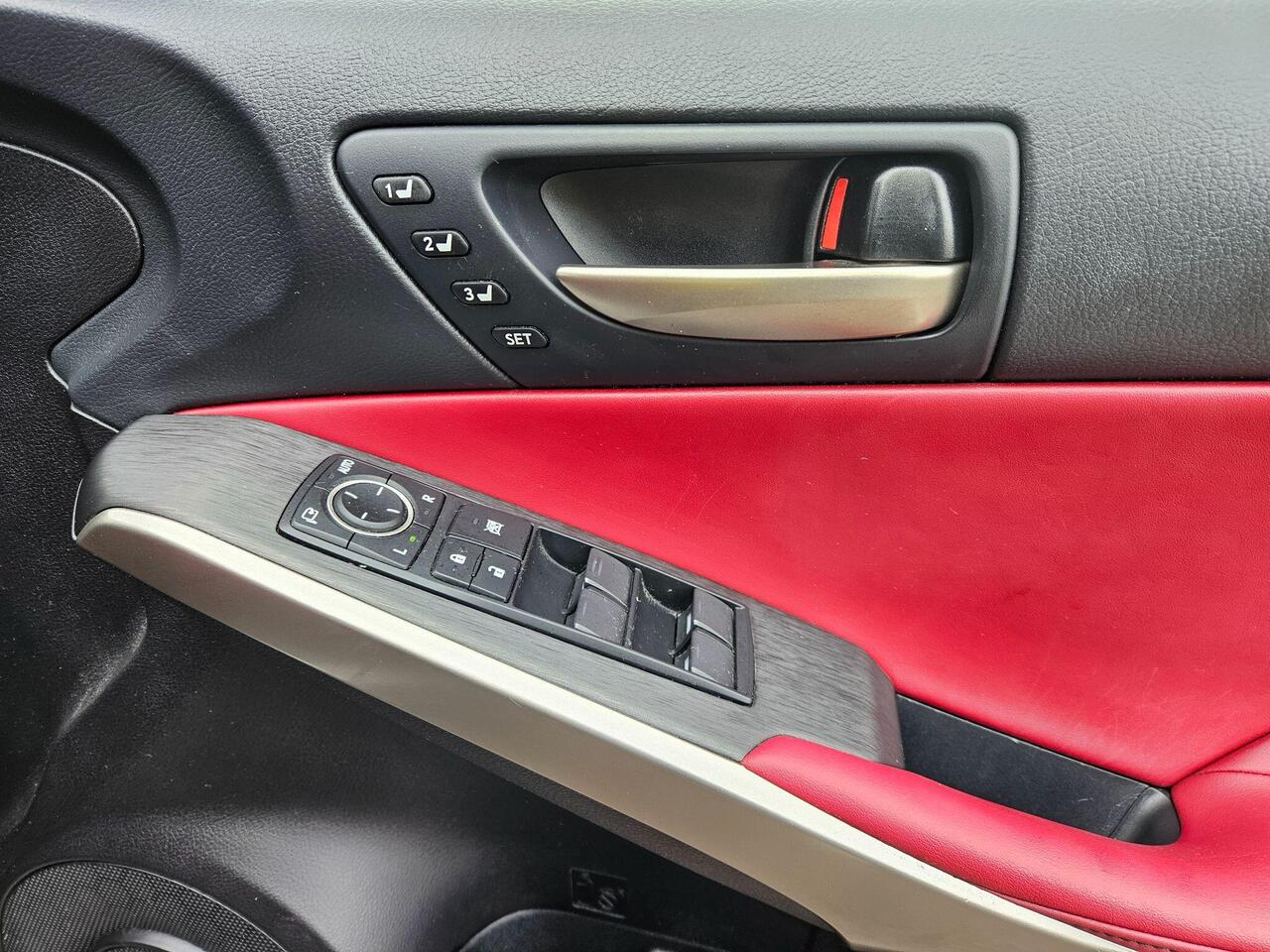 Lexus IS 2.5 300H F Sport E-CVT EURO 6 (s/s) 4dr