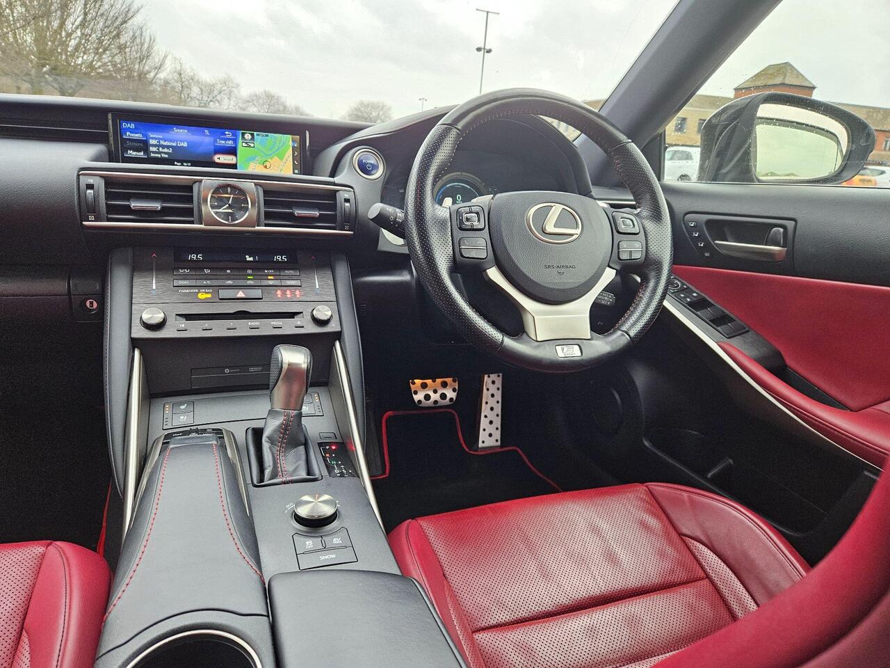 Lexus IS 2.5 300H F Sport E-CVT EURO 6 (s/s) 4dr