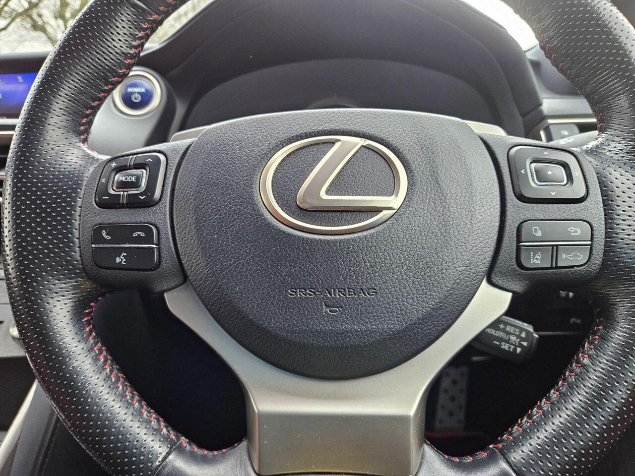 Lexus IS 2.5 300H F Sport E-CVT EURO 6 (s/s) 4dr