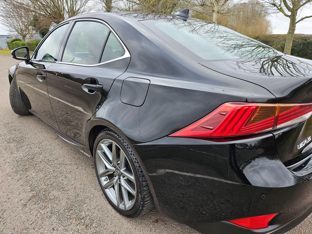 Lexus IS 2.5 300H F Sport E-CVT EURO 6 (s/s) 4dr