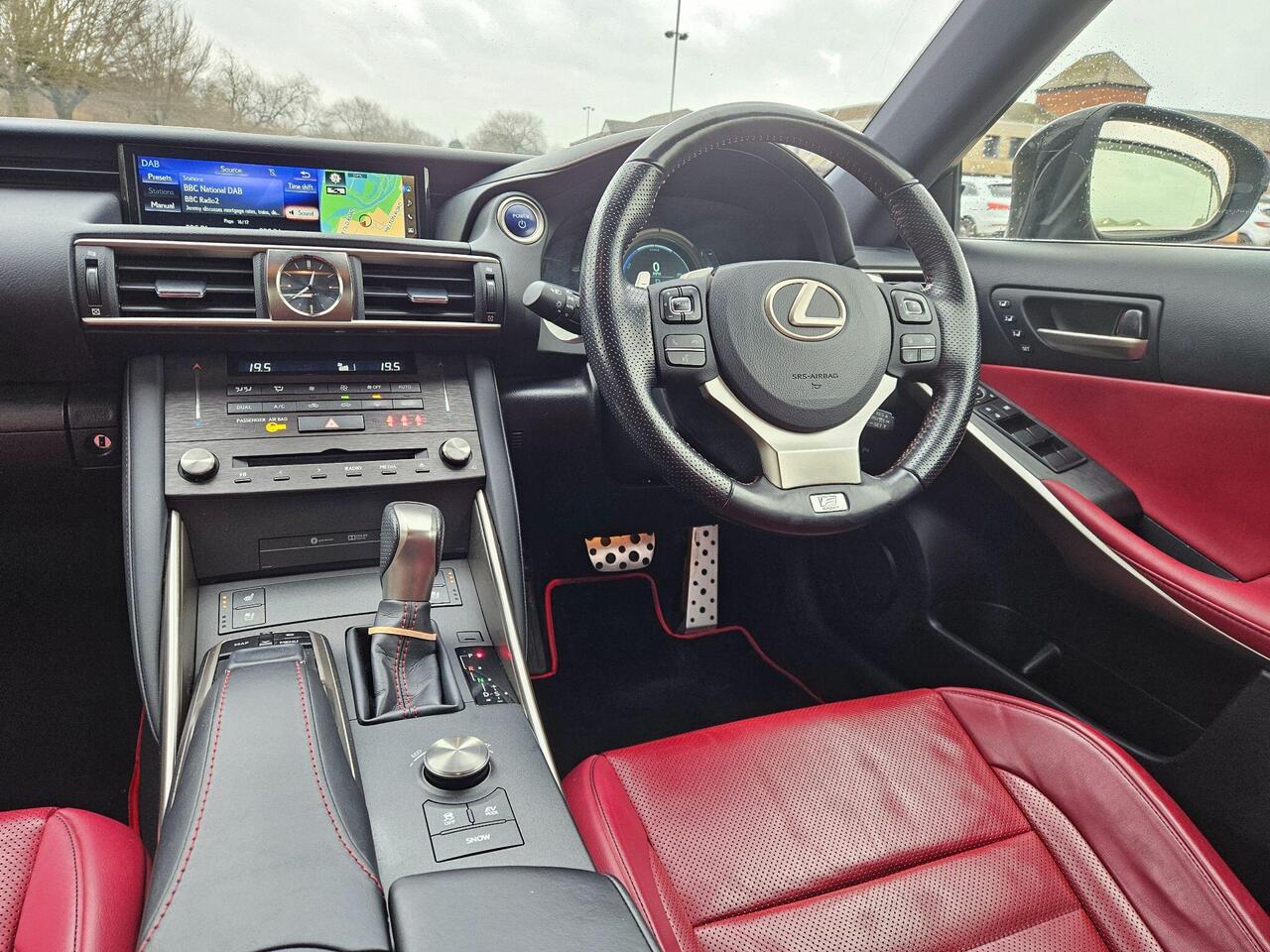 Lexus IS 2.5 300H F Sport E-CVT EURO 6 (s/s) 4dr