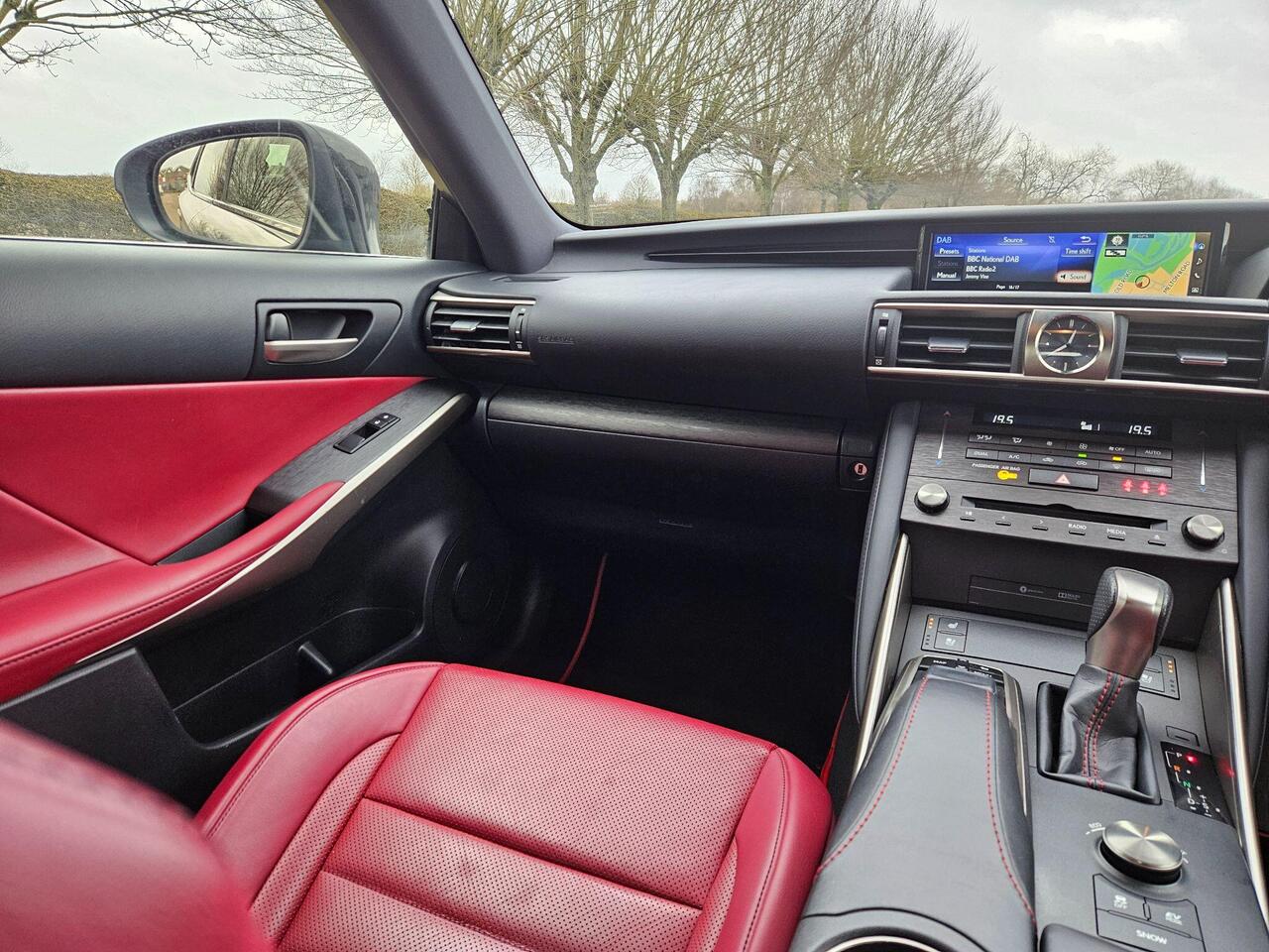 Lexus IS 2.5 300H F Sport E-CVT EURO 6 (s/s) 4dr