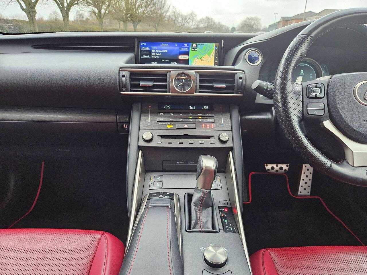 Lexus IS 2.5 300H F Sport E-CVT EURO 6 (s/s) 4dr