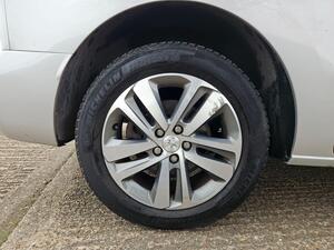 Peugeot Traveller 2.0 BlueHDi Allure Standard MPV EAT8 MWB EURO 6 (s/s) 5dr