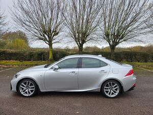 Lexus IS 2.5 300H F Sport E-CVT EURO 6 (s/s) 4dr
