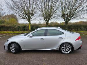 Lexus IS 2.5 300H F Sport E-CVT EURO 6 (s/s) 4dr