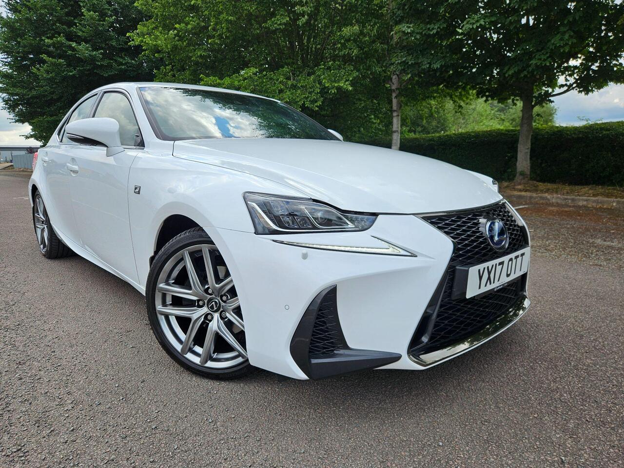 Lexus IS 2.5 300h F Sport E-CVT Euro 6 (s/s) 4dr