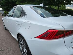 Lexus IS 2.5 300h F Sport E-CVT Euro 6 (s/s) 4dr