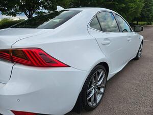 Lexus IS 2.5 300h F Sport E-CVT Euro 6 (s/s) 4dr