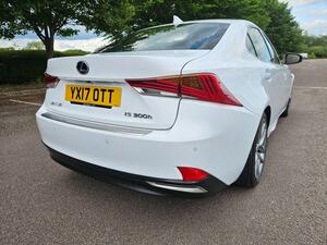 Lexus IS 2.5 300h F Sport E-CVT Euro 6 (s/s) 4dr