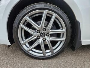 Lexus IS 2.5 300h F Sport E-CVT Euro 6 (s/s) 4dr