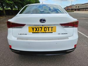 Lexus IS 2.5 300h F Sport E-CVT Euro 6 (s/s) 4dr