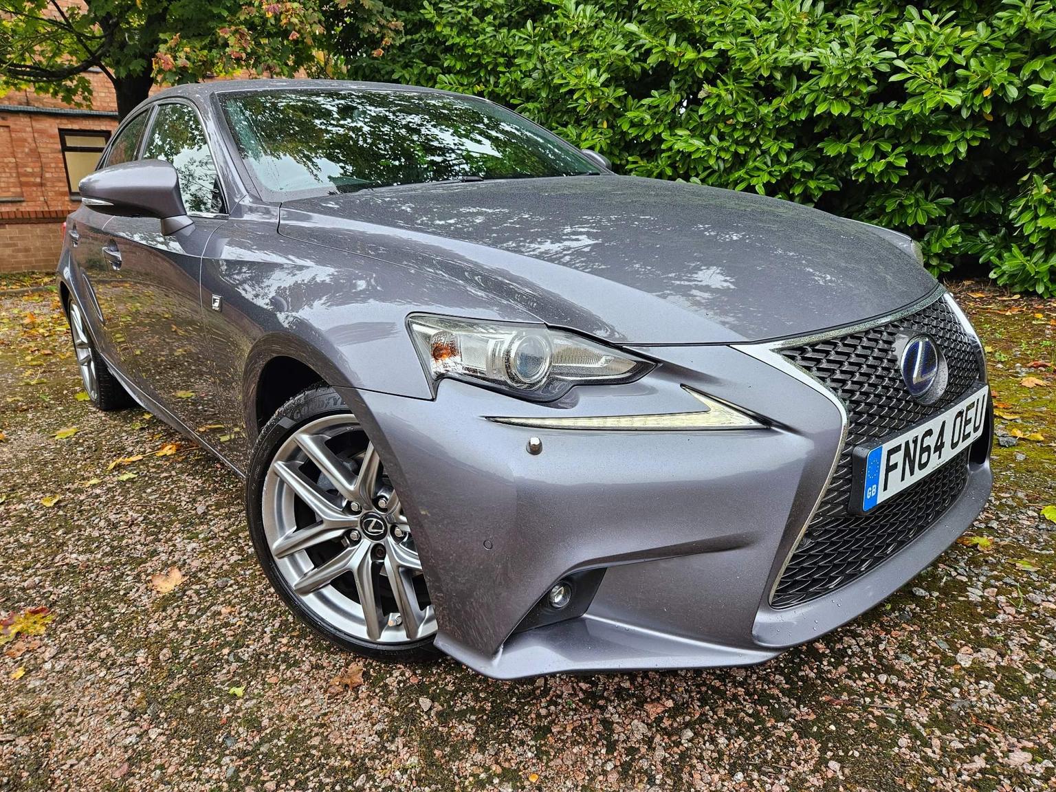 Lexus IS 2.5 300h F Sport E-CVT Euro 5 (s/s) 4dr