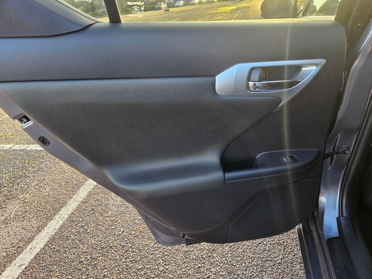 Lexus CT 1.8 200h Advance CVT Euro 5 (s/s) 5dr