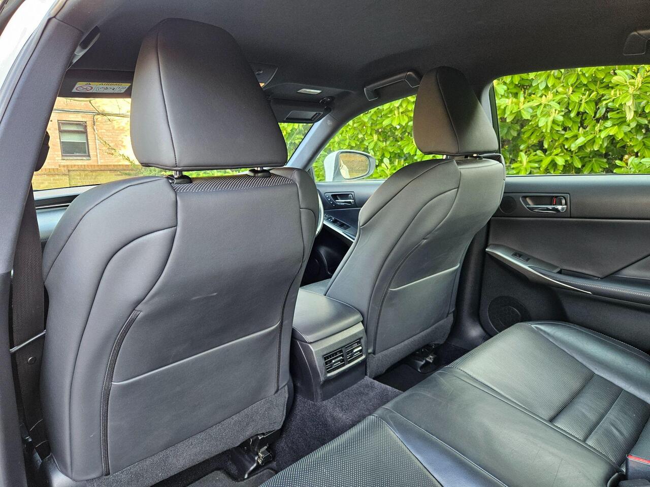 Lexus IS 2.5 300h F Sport E-CVT Euro 5 (s/s) 4dr