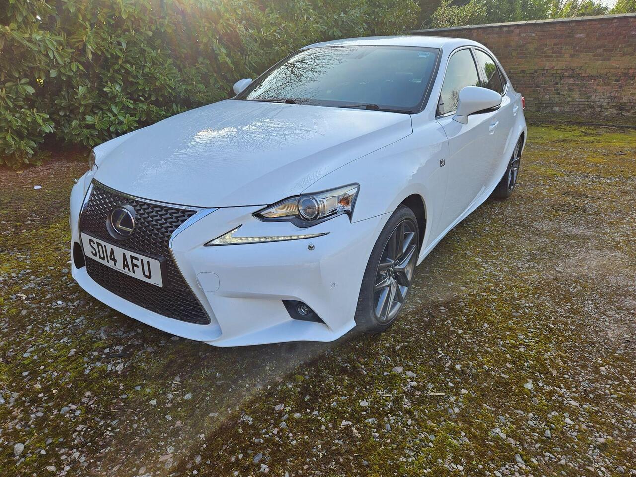 Lexus IS 2.5 300h F Sport E-CVT Euro 5 (s/s) 4dr