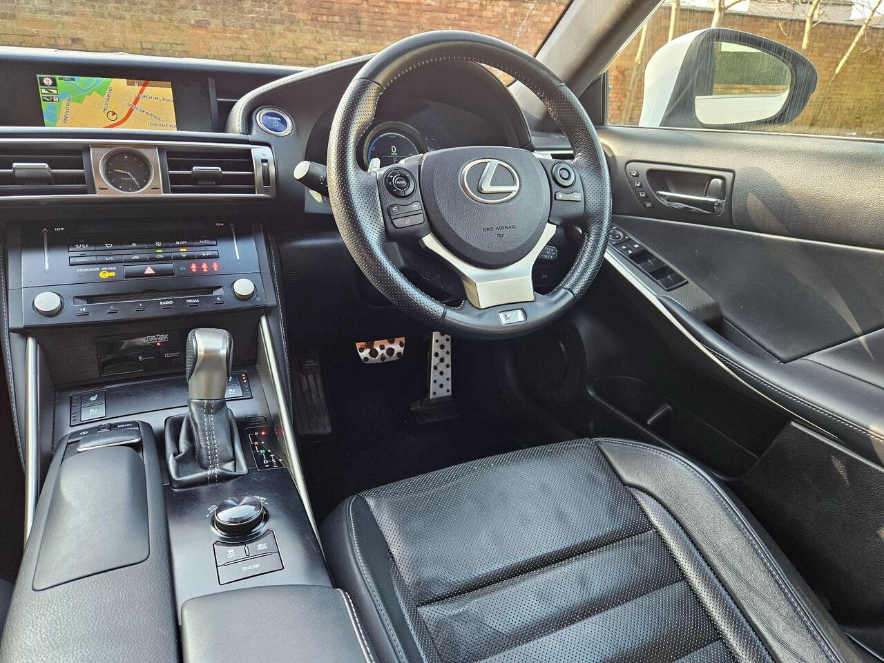 Lexus IS 2.5 300h F Sport E-CVT Euro 5 (s/s) 4dr