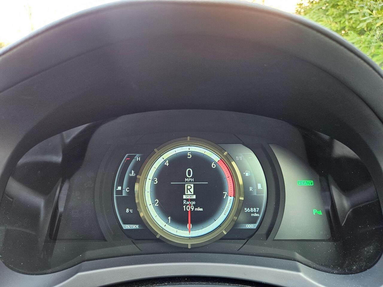 Lexus IS 2.5 300h F Sport E-CVT Euro 5 (s/s) 4dr