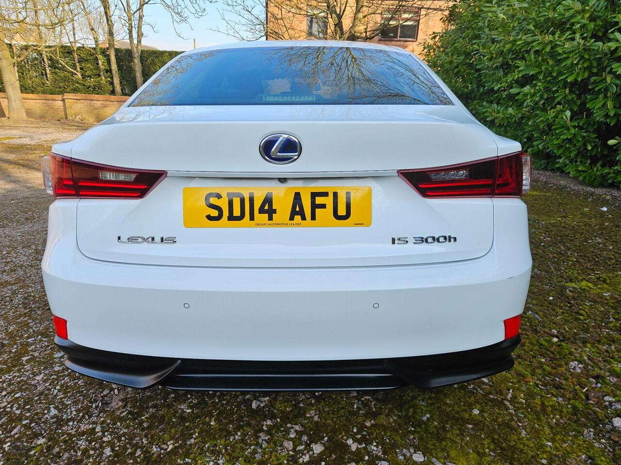Lexus IS 2.5 300h F Sport E-CVT Euro 5 (s/s) 4dr