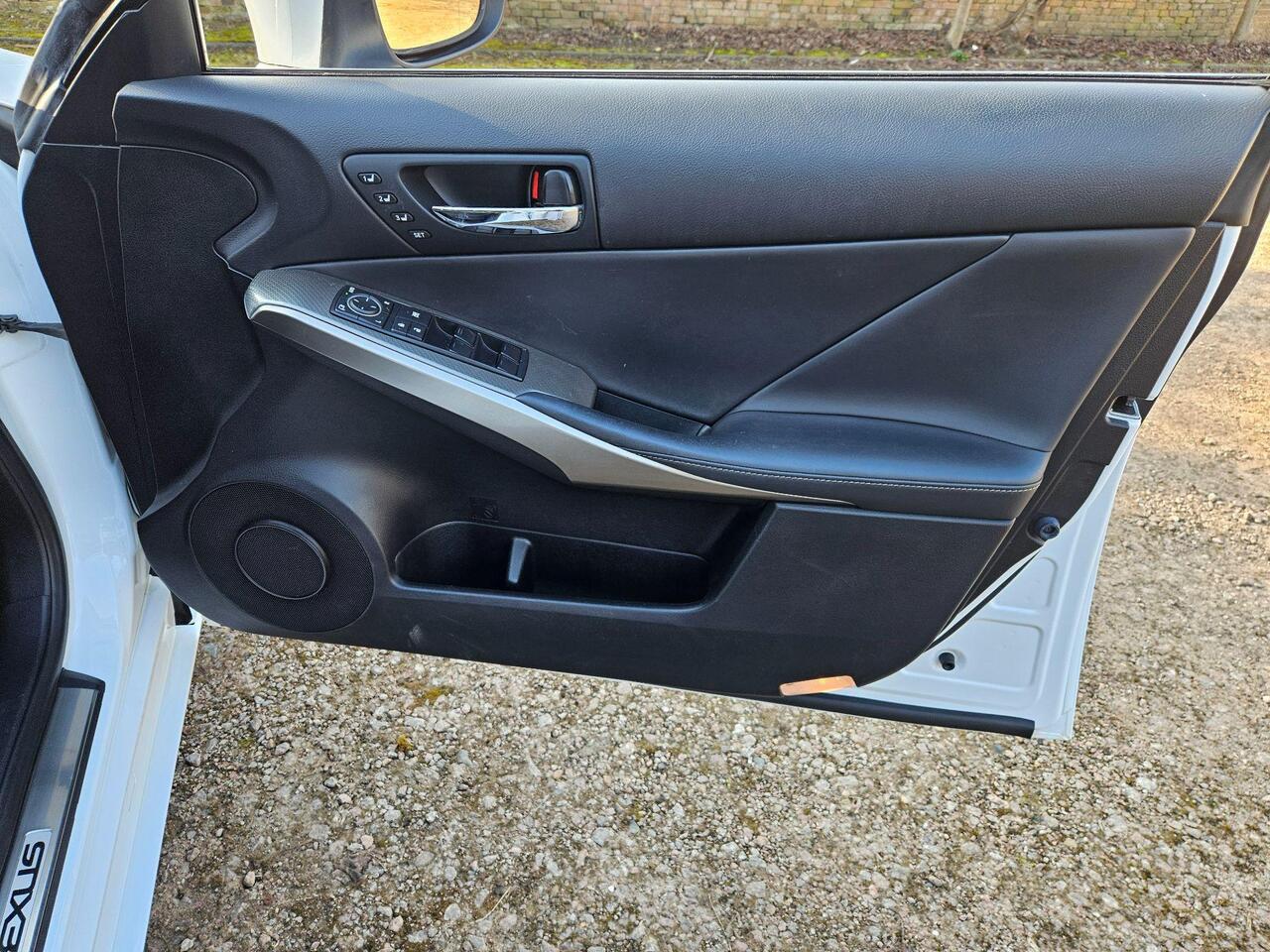 Lexus IS 2.5 300h F Sport E-CVT Euro 5 (s/s) 4dr