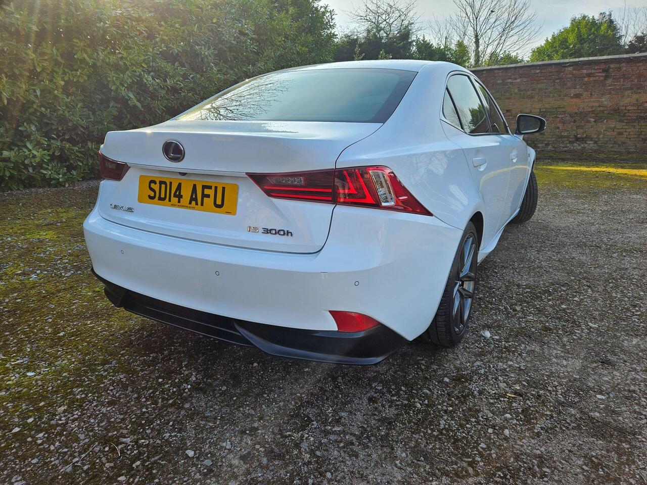 Lexus IS 2.5 300h F Sport E-CVT Euro 5 (s/s) 4dr