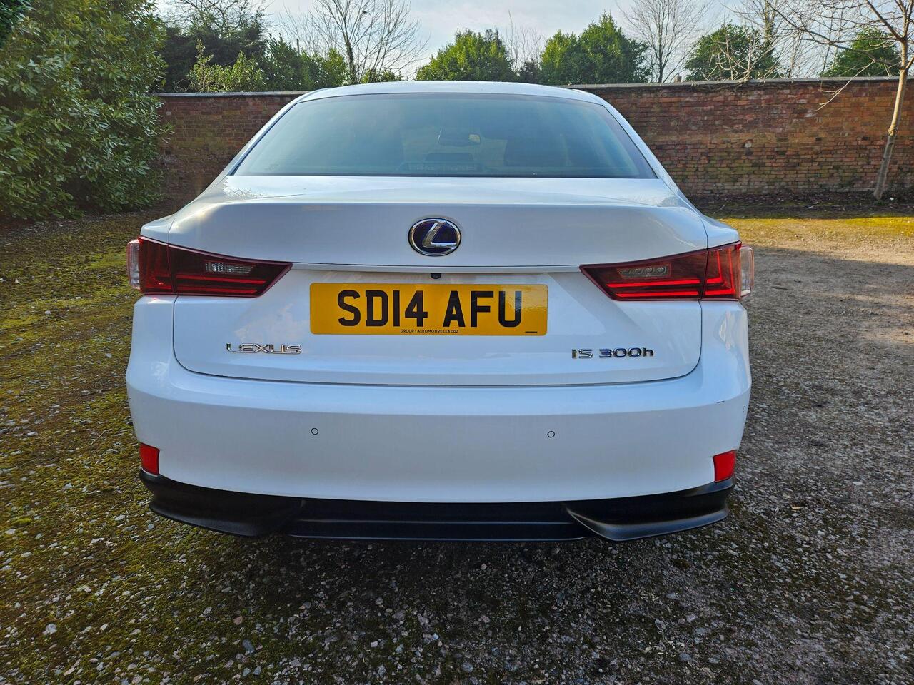 Lexus IS 2.5 300h F Sport E-CVT Euro 5 (s/s) 4dr