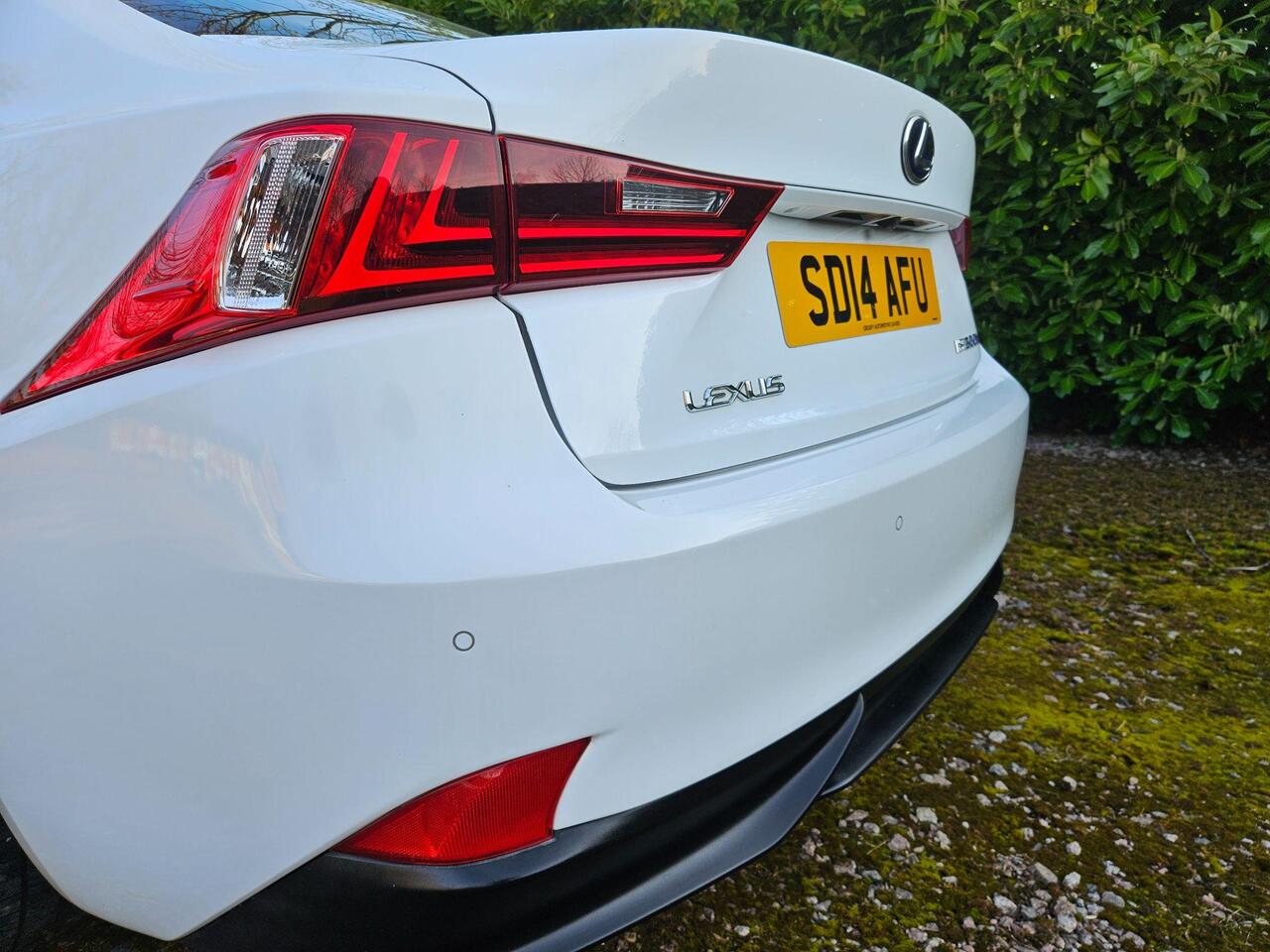 Lexus IS 2.5 300h F Sport E-CVT Euro 5 (s/s) 4dr