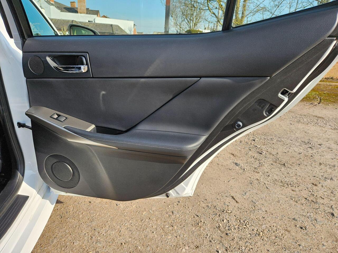 Lexus IS 2.5 300h F Sport E-CVT Euro 5 (s/s) 4dr