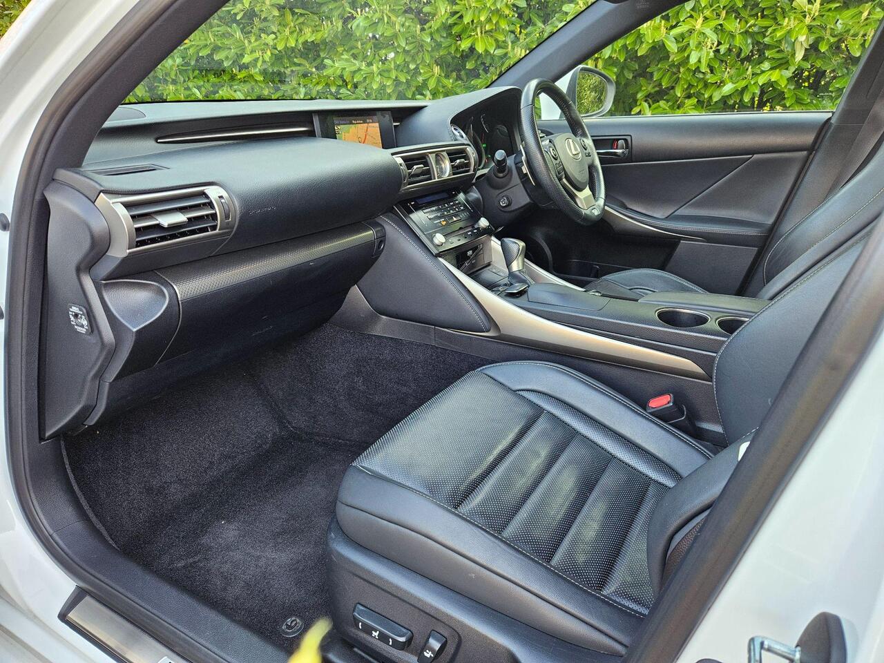 Lexus IS 2.5 300h F Sport E-CVT Euro 5 (s/s) 4dr