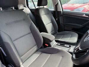 Volkswagen Golf 1.6 TDI 115 SE NAV DSG Hatchback