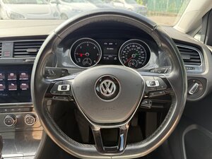 Volkswagen Golf 1.6 TDI 115 SE NAV DSG Hatchback