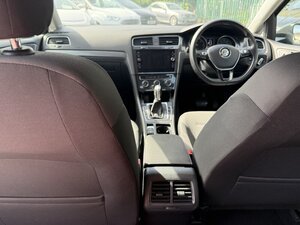 Volkswagen Golf 1.6 TDI 115 SE NAV DSG Hatchback