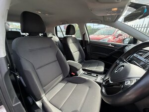 Volkswagen Golf 1.6 TDI 115 SE NAV DSG Hatchback