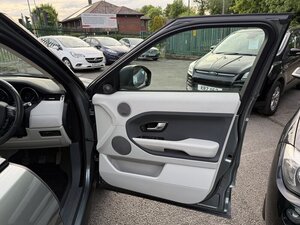Land Rover Range Rover Evoque 2.2 Range Rover Evoque PURE ED4 4X2 5dr